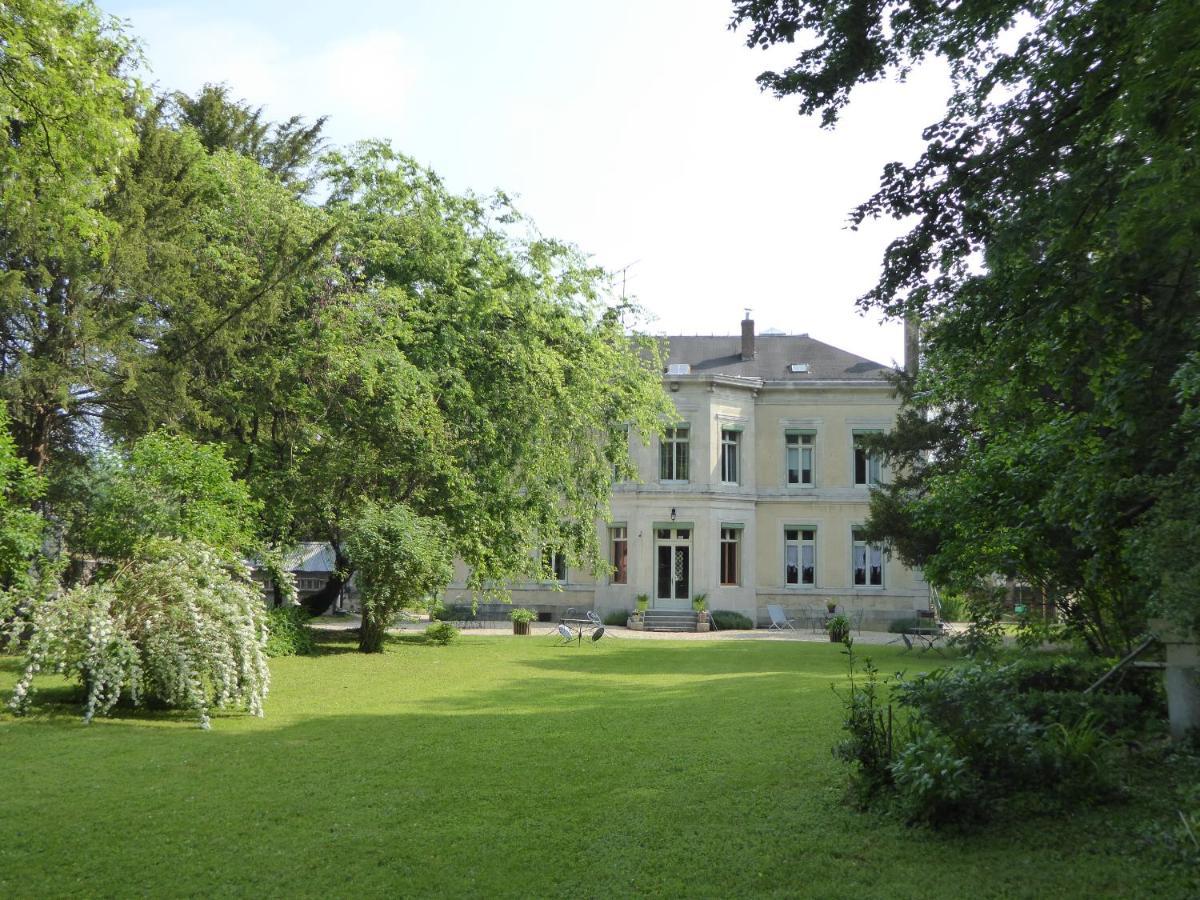 Chateau De Pougy 외부 사진