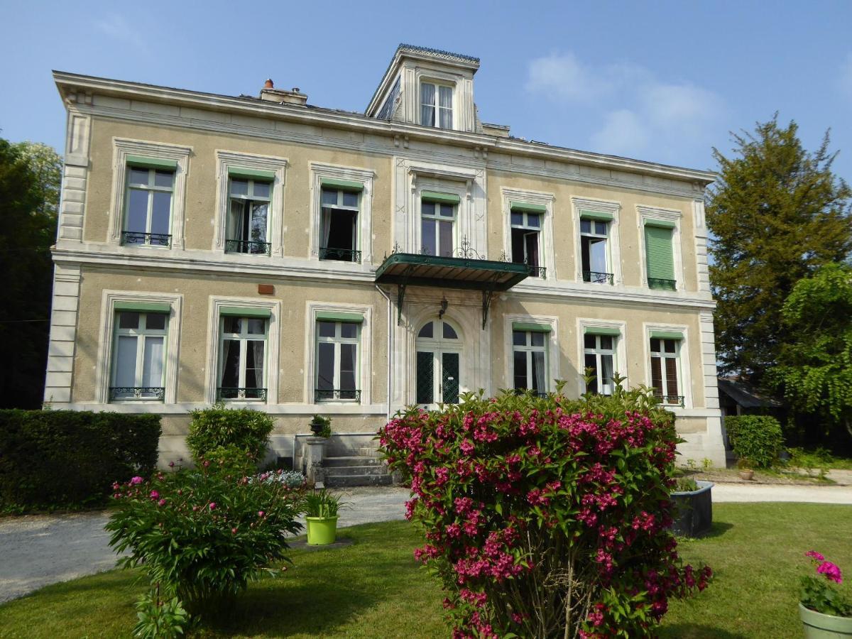 Chateau De Pougy 외부 사진